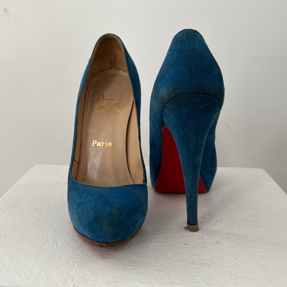 Blue Suede Round Toe Christian Louboutin Pumps 35.5